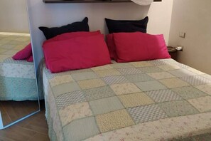 1 Schlafzimmer, Reisekinderbett, WLAN, Bettwäsche