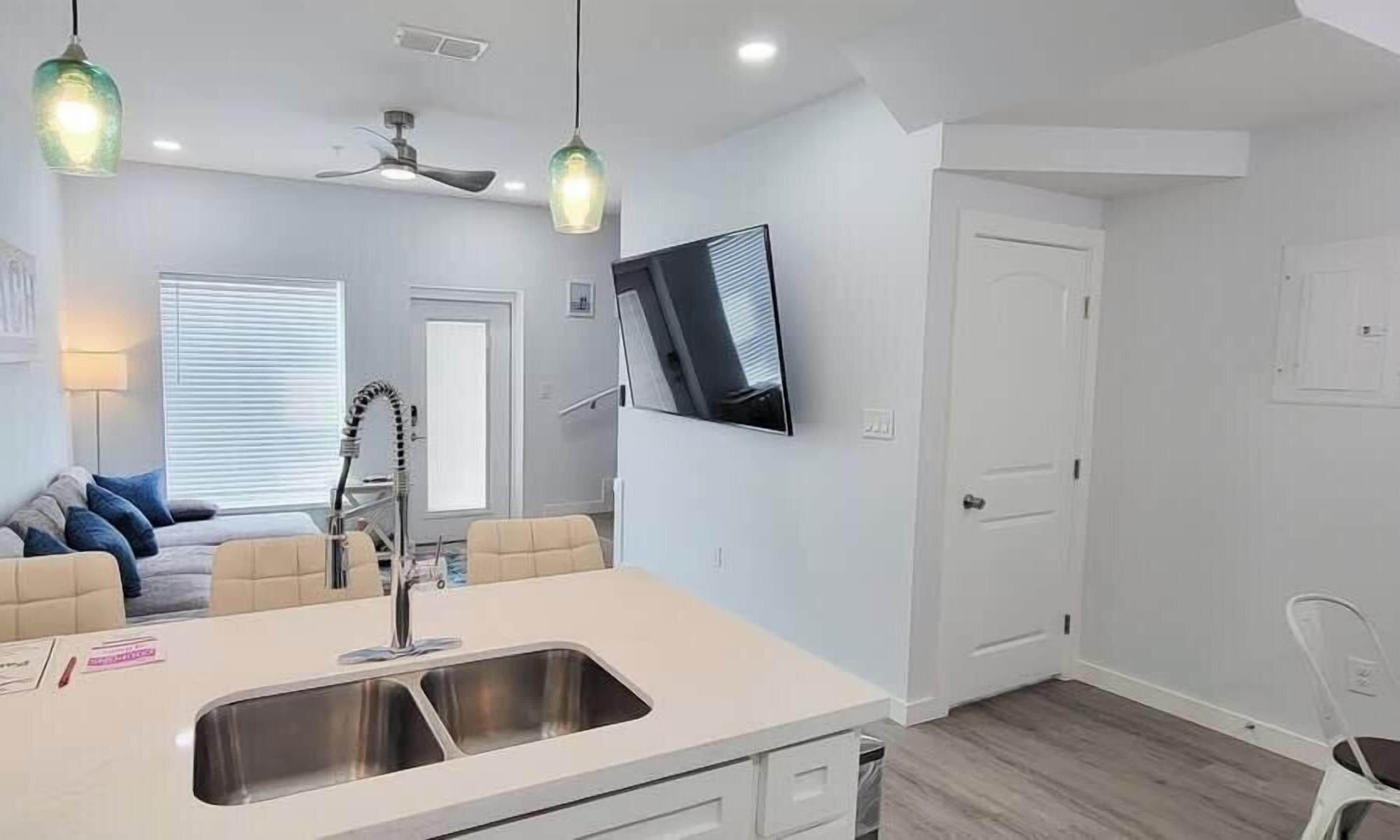 Condo, Multiple Beds, Kitchen, Garden View (Villas de Laguna 3) | Interior