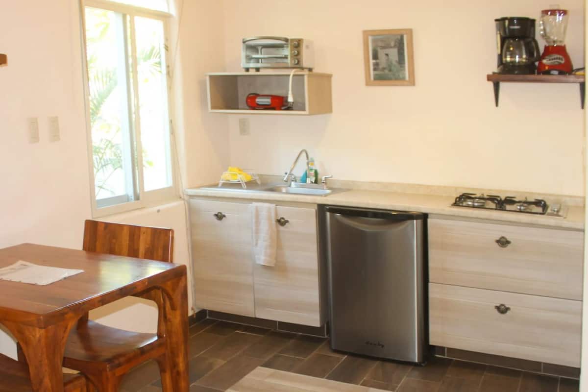 Deluxe Room | Private kitchen | Mini-fridge, blender, toaster oven