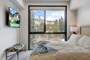 2 bedrooms, travel cot, free WiFi, bed sheets - Headwaters Luxury Condo 206 I Great Views I Hot Tub I Best Price I Discounted Attractions (Winter Park)