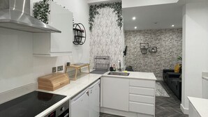 Unclassified image, 3 of 14, button - Stylish City Center 2 BR Retreat (Sheffield)