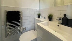 Unclassified image, 5 of 14, button - Stylish City Center 2 BR Retreat (Sheffield)