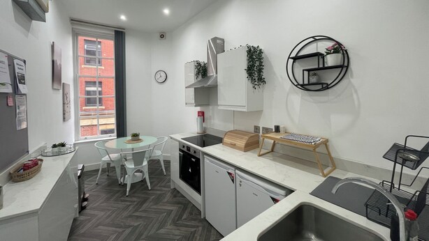 Unclassified image, 1 of 14, button - Stylish City Center 2 BR Retreat (Sheffield)