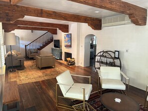 Living area - Luxury 2 Bedroom-Palacio Azul #2 (Santa Fe)