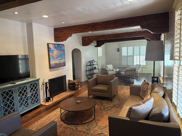 Living area - Luxury 2 Bedroom-Palacio Azul #2 (Santa Fe)