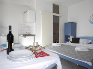 2 quartos, ferros/tábuas de passar roupa, Wi-Fi, roupa de cama