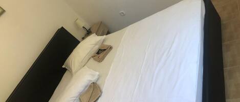 1 bedroom, iron/ironing board, internet, bed sheets