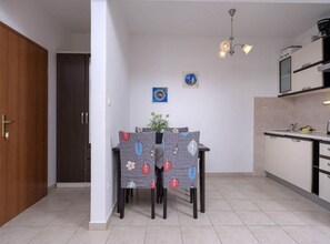 Refrigerador, microondas, tostadora