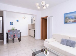 TV - One Bedroom Apartment with Balcony and Sea View (Vrboska)