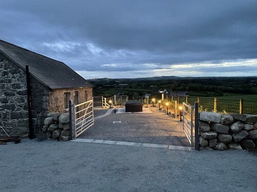 Cabra Cottage Luxurious Retreat.