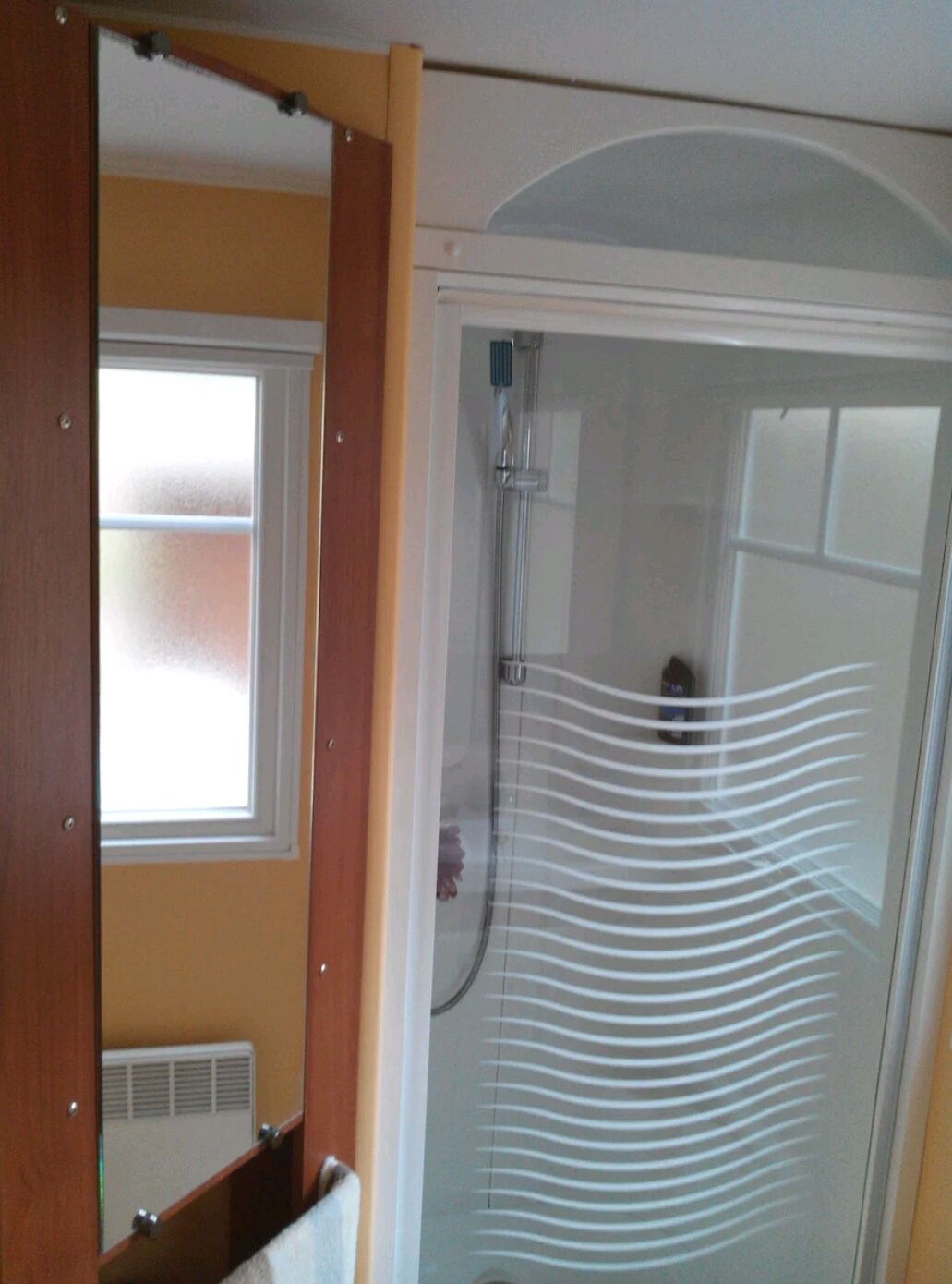 Douche, savon, papier toilette