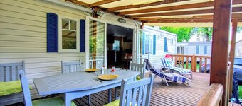 FULLY EQUIPPED MOBIL HOME with large 30 M2 terrace and small garden.