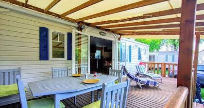 FULLY EQUIPPED MOBIL HOME with large 30 M2 terrace and small garden.