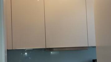 Kühlschrank, Ofen, Herdplatte, Geschirrspüler