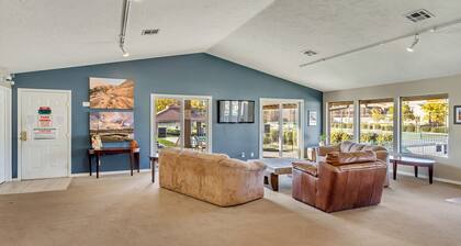 Peaceful Fun Condo near Zion