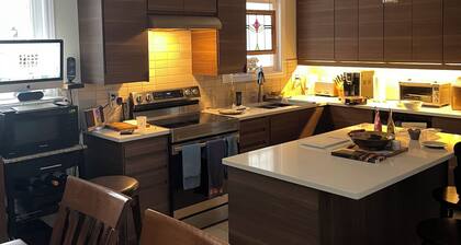 Spacious and Tasteful Bungalow
