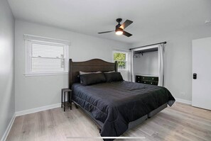 4 bedrooms, WiFi, bed sheets