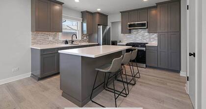 4Br/2ba Modern Fresh rehab near O'Hare