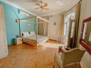 2 bedrooms, iron/ironing board, WiFi