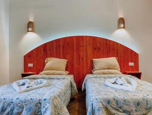 1 habitación, tabla de planchar con plancha y wifi 