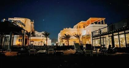 Eel Garden Villas - middle studio by the beach