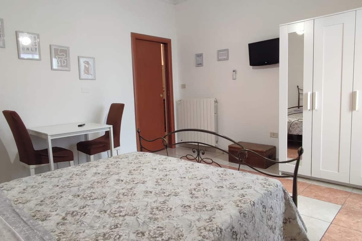 Comfort Room, Multiple Beds, Non Smoking | Laptop workspace, free WiFi