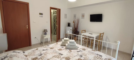 Comfort Room, City View | Laptop workspace, free WiFi