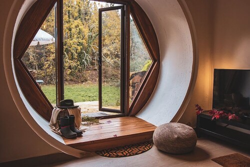 The Hobbit House / Casa Florestal