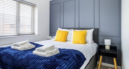 Modern 2 bed - City centre|FREE parking|Self check-in|Wifi|Contractors|Sleeps5