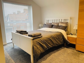 2 bedrooms, desk, soundproofing, iron/ironing board