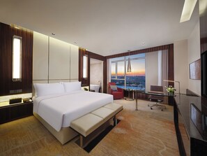 Executive Room, 1 King Bed | Down comforters, free minibar items, in-room safe, desk - Hilton Harbin Exhibition Center (Harbin)