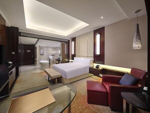 Down comforters, free minibar items, in-room safe, desk