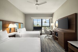 Premium bedding, blackout drapes, free WiFi, bed sheets - Hampton Inn & Suites Maui North Shore (Kahului)
