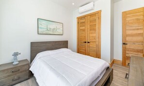 2 quartos, ferros/tábuas de passar roupa, Wi-Fi, roupa de cama