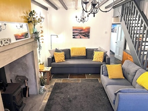 Smart TV, fireplace
