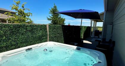 Luxury 2-Story Condo • Hot Tub • Gym • Pool • Airport