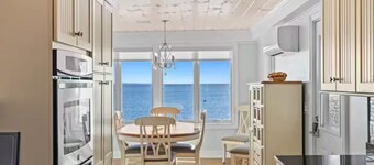 Beachfront Bliss-July 19th Fireworks -Spectacular Views of Niantic Bay