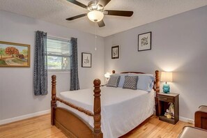 4 soverom, strykejern/-brett, wi-fi og sengetøy