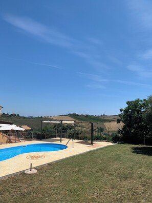 Utomhuspool
