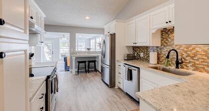 Tall Timbers Waterfront Oasis: 3BR / 2 BATH Retreat with Garage