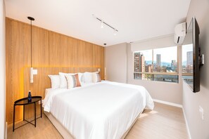 3 bedrooms, desk, iron/ironing board, free WiFi