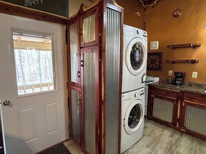 Interior - Cozy cabin near the beautiful crystal mines of Mount Ida and Lake Ouachita (Mount Ida)