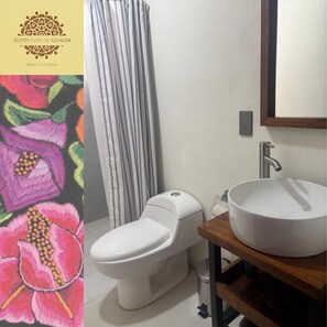 Dusche, Handtücher, Seife, Toilettenpapier