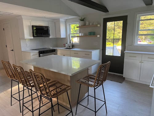 NEW!! Charming 2-bedroom house in Green Harbor Marshfield WALK TO BEACH