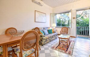 TV - Stunning apartment in Chiavari with WiFi (Chiavari)