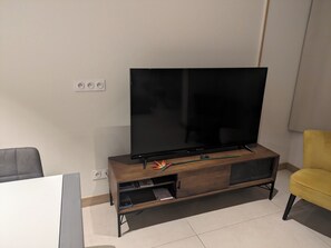 Living area - Superb 3-room apartment in the Suquet district (Cannes)