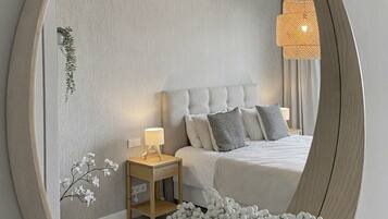 2 slaapkamers, een bureau, een strijkplank/strijkijzer, gratis wifi