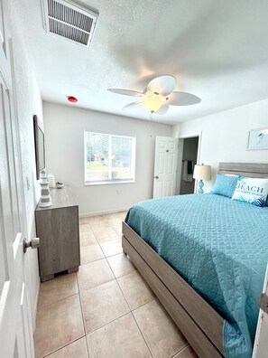 2 habitaciones, tabla de planchar con plancha, wifi y ropa de cama