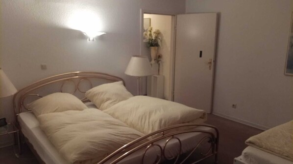 2 chambres, fer et planche à repasser, Wi-Fi, draps fournis