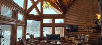 Extravagant log home sitting atop a mountain! With unbelievable views!